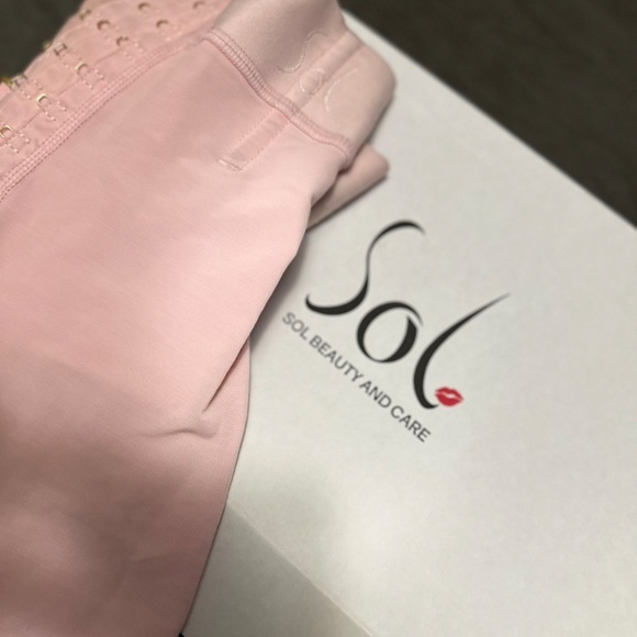 Sol Beauty and Care Other - Sol beauty and care short high waisted pink faja
